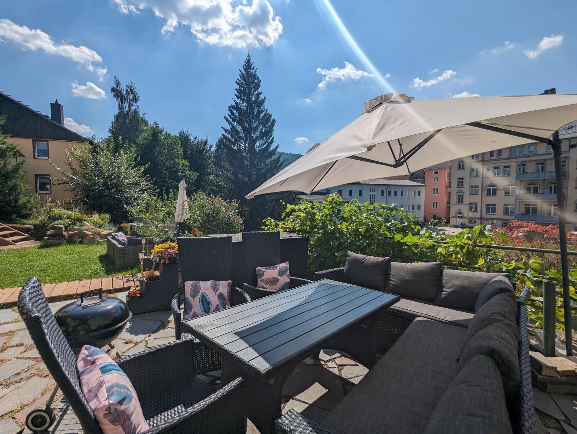 Hw4B - Urlaubsmagie - Zentral Mit Gemeinschaftsgarten, -Pool, -Sauna & Whirlpool Sebnitz Extérieur photo
