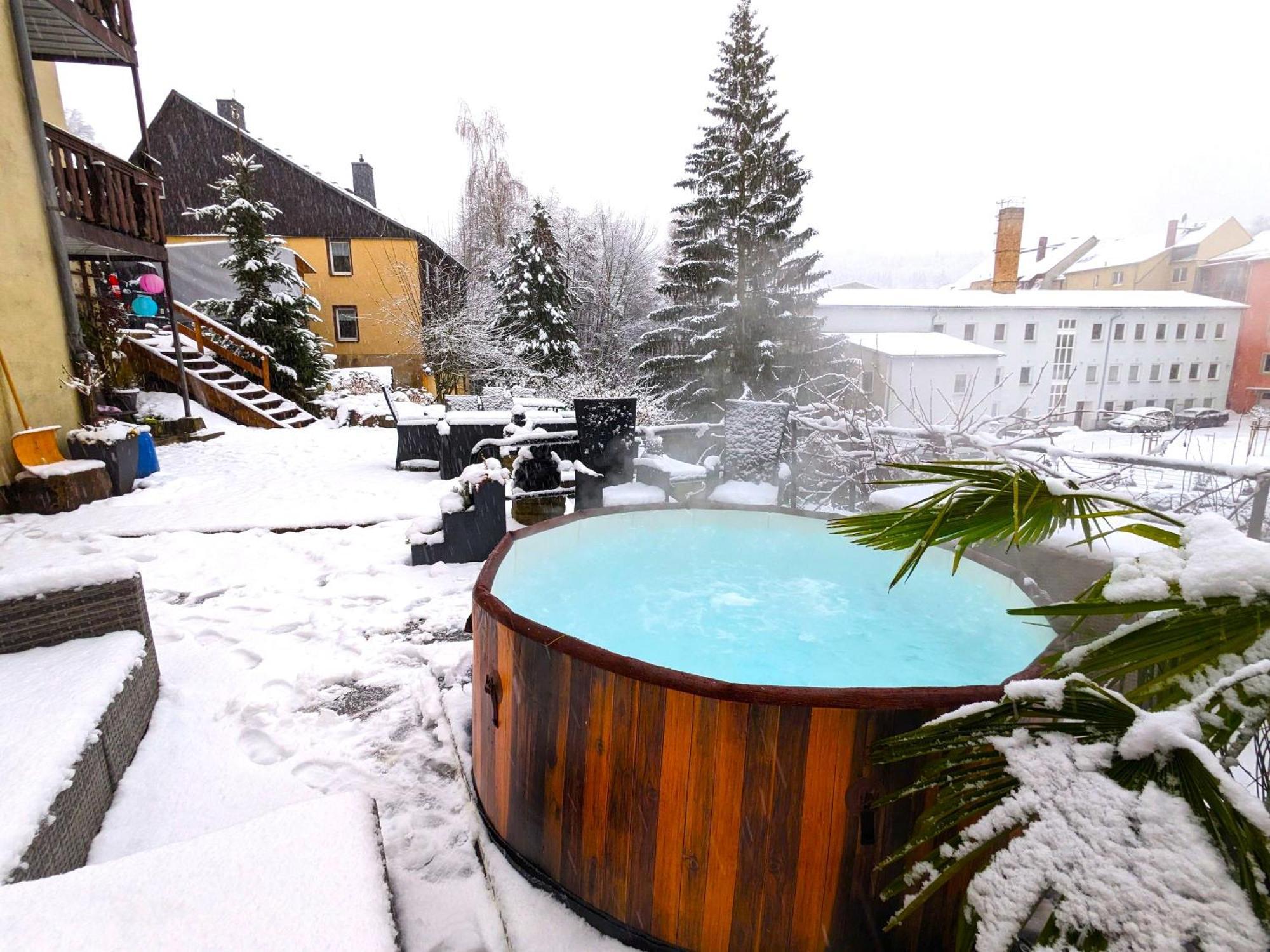 Hw4B - Urlaubsmagie - Zentral Mit Gemeinschaftsgarten, -Pool, -Sauna & Whirlpool Sebnitz Extérieur photo