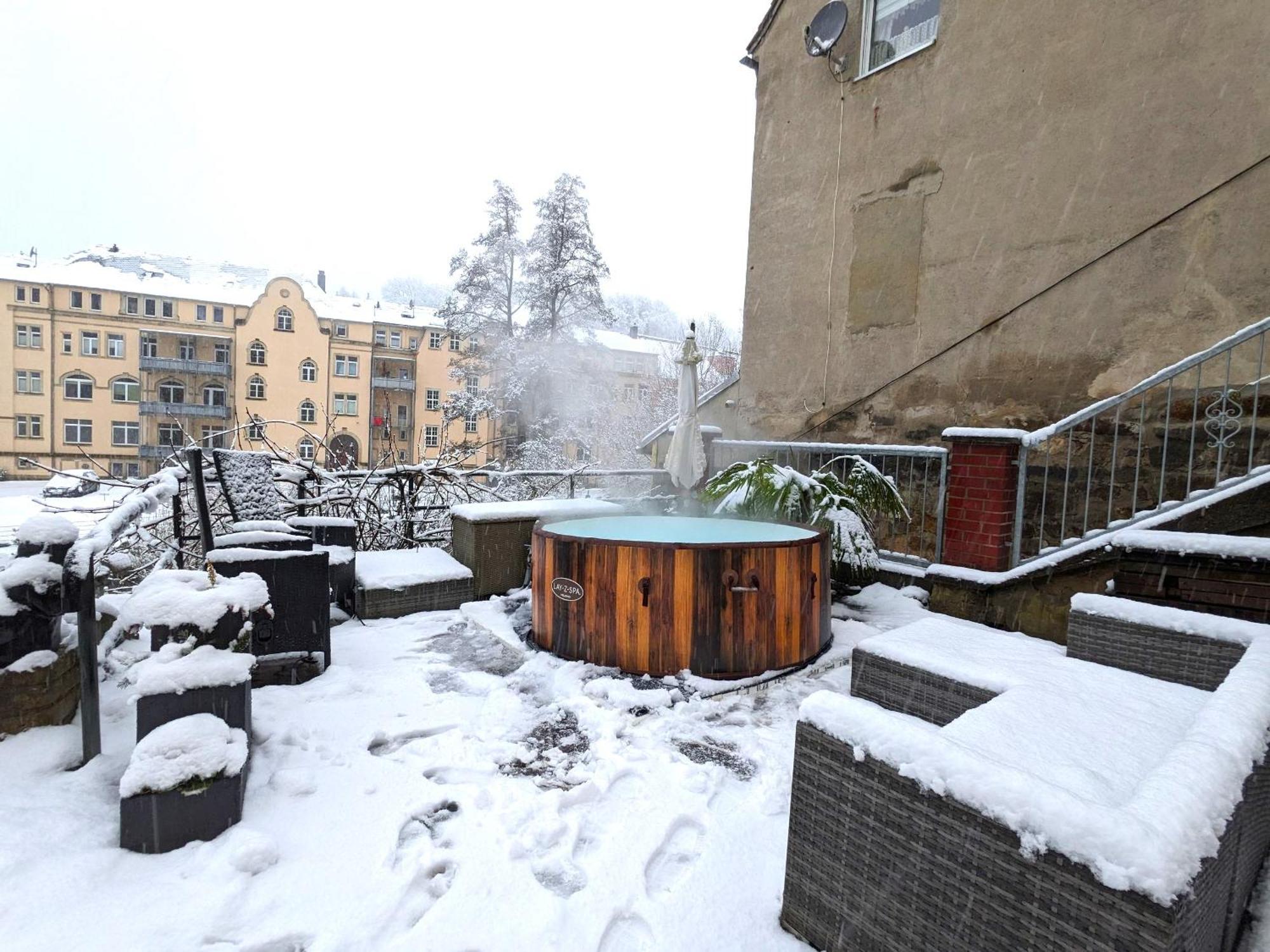 Hw4B - Urlaubsmagie - Zentral Mit Gemeinschaftsgarten, -Pool, -Sauna & Whirlpool Sebnitz Extérieur photo